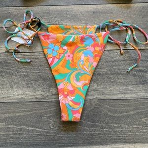 NWT || Skatie || Elsa Cheeky Bikini Bottoms